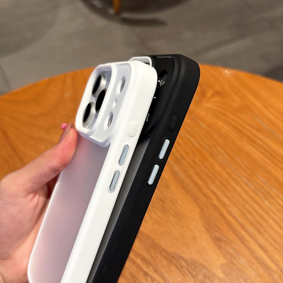 Custodia antiurto di lusso opa - Matte Frosted Case recensione e prezzo
