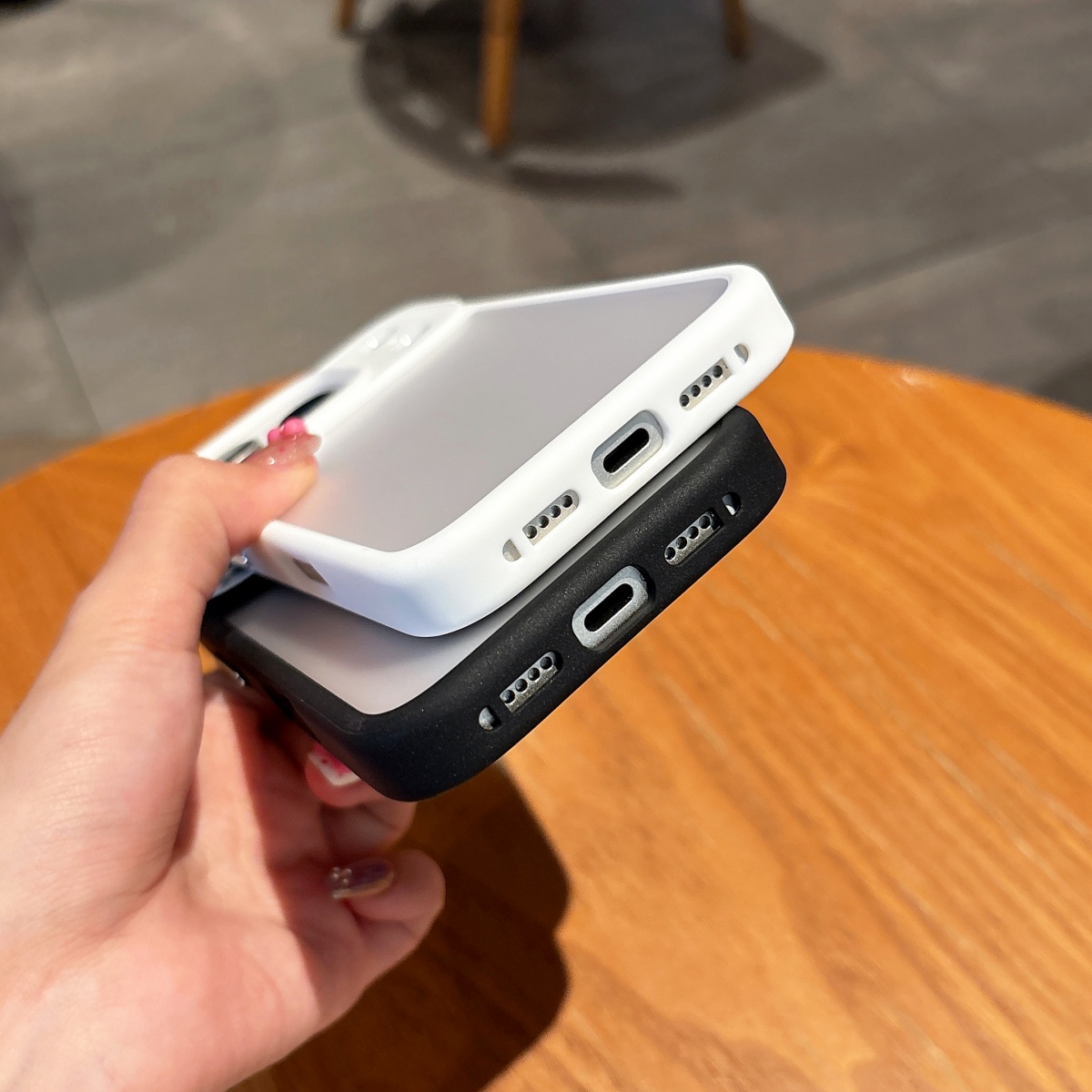 Custodia antiurto di lusso opa - Matte Frosted Case recensione e prezzo