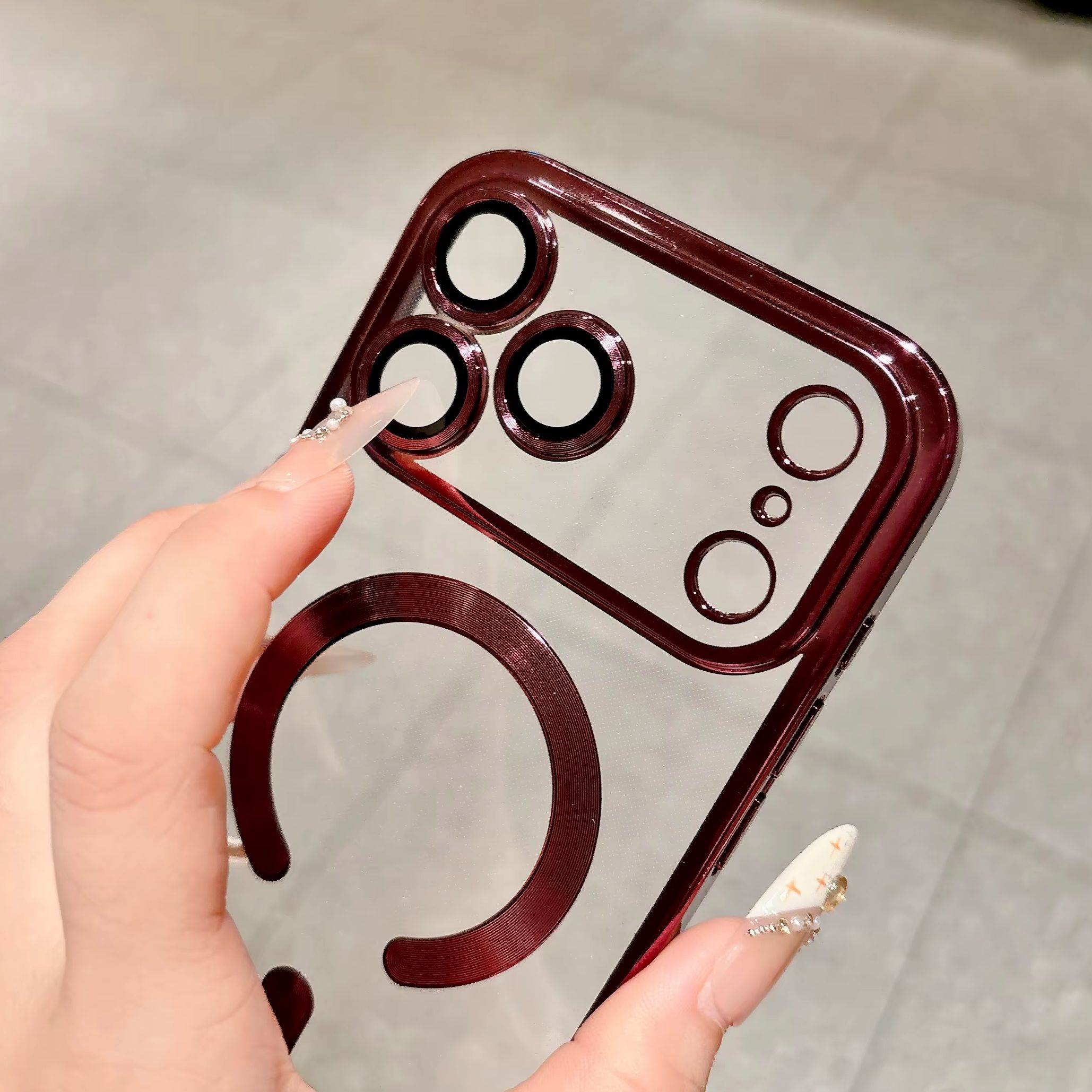 Custodia Trasparente con Rives - Clear Magsafe Case recensione e prezzo